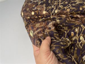 Chiffon - gyldent leo look og guld detaljer
